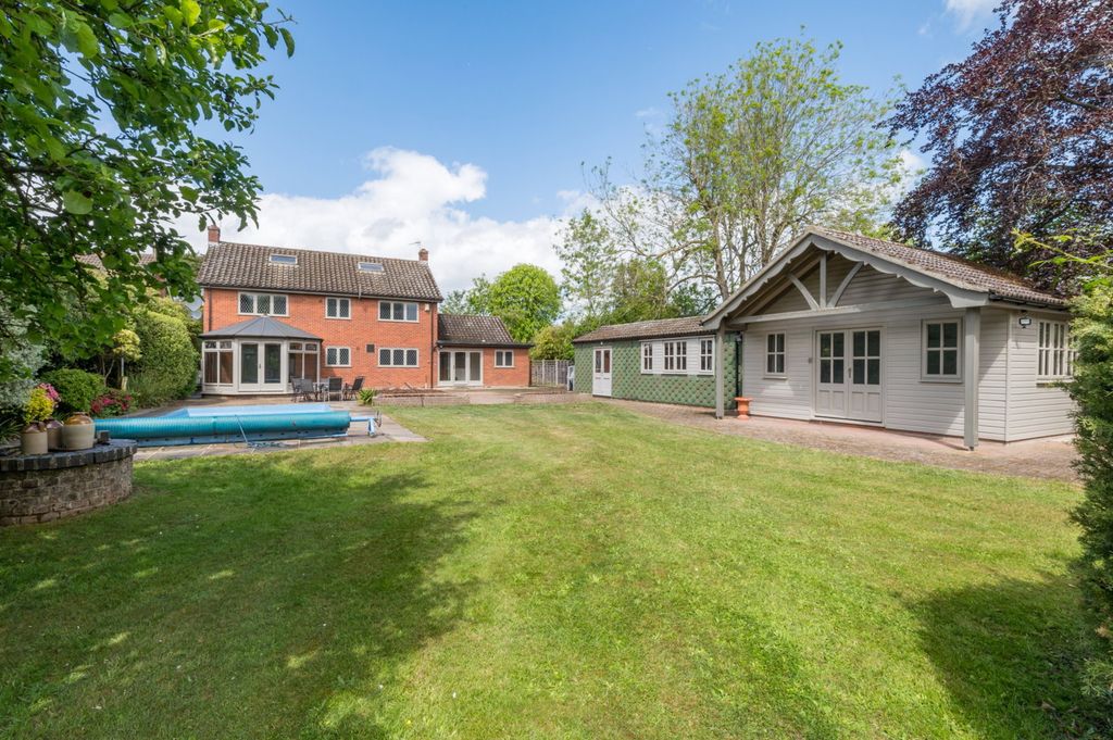 Property photo 1 of 36