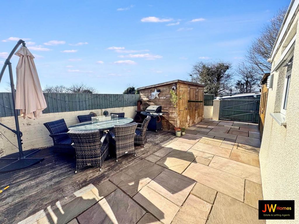 Property photo 3 of 17 Rear Garden 1 (11)