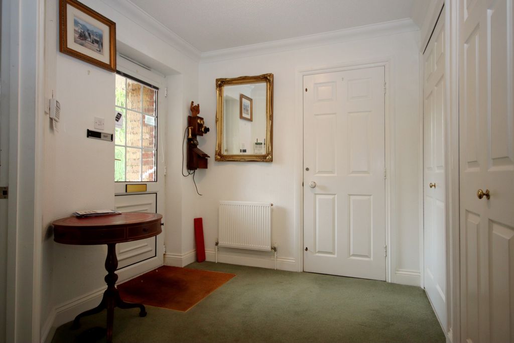 Property photo 3 of 18