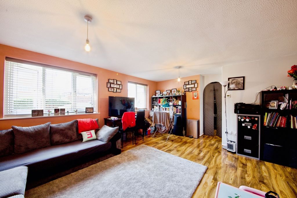 Property photo 3 of 16 Pbox-Img.Jpg