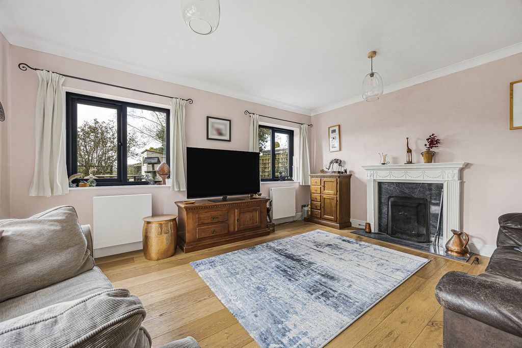 Property photo 2 of 40