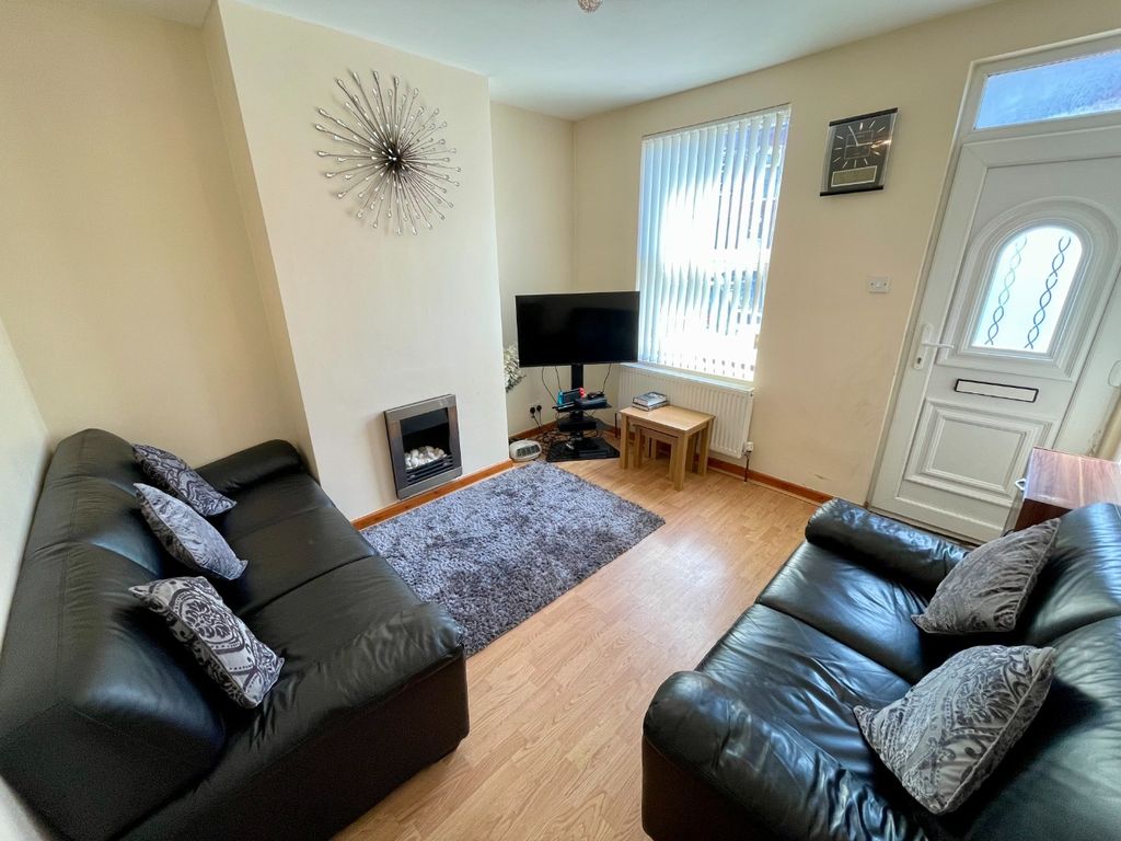 Property photo 2 of 10 3228454