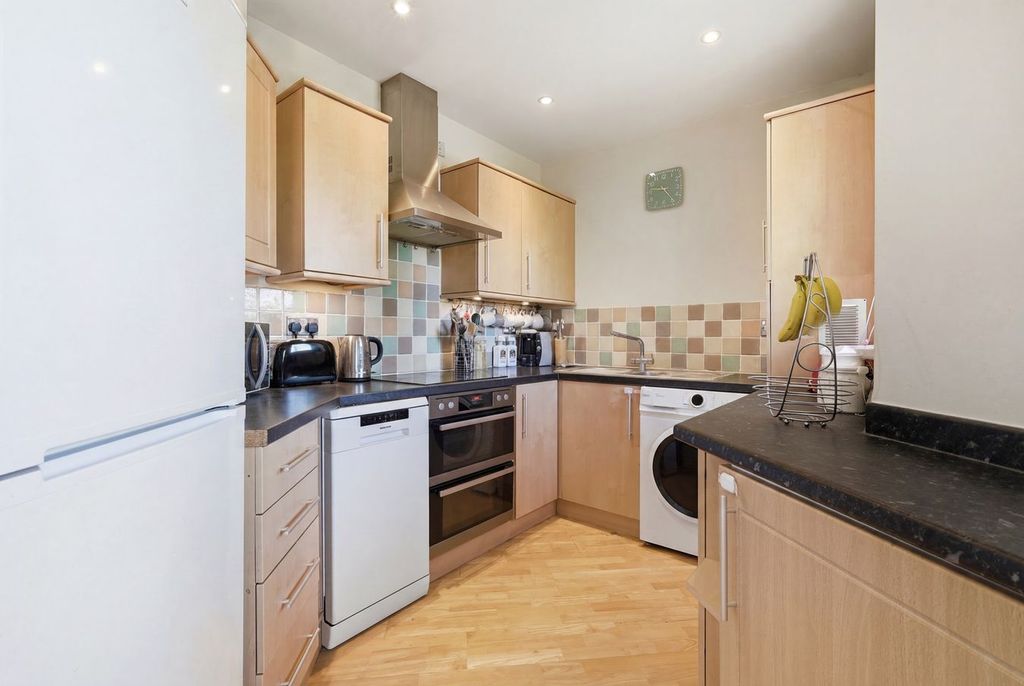 Property photo 3 of 37 Kitchen