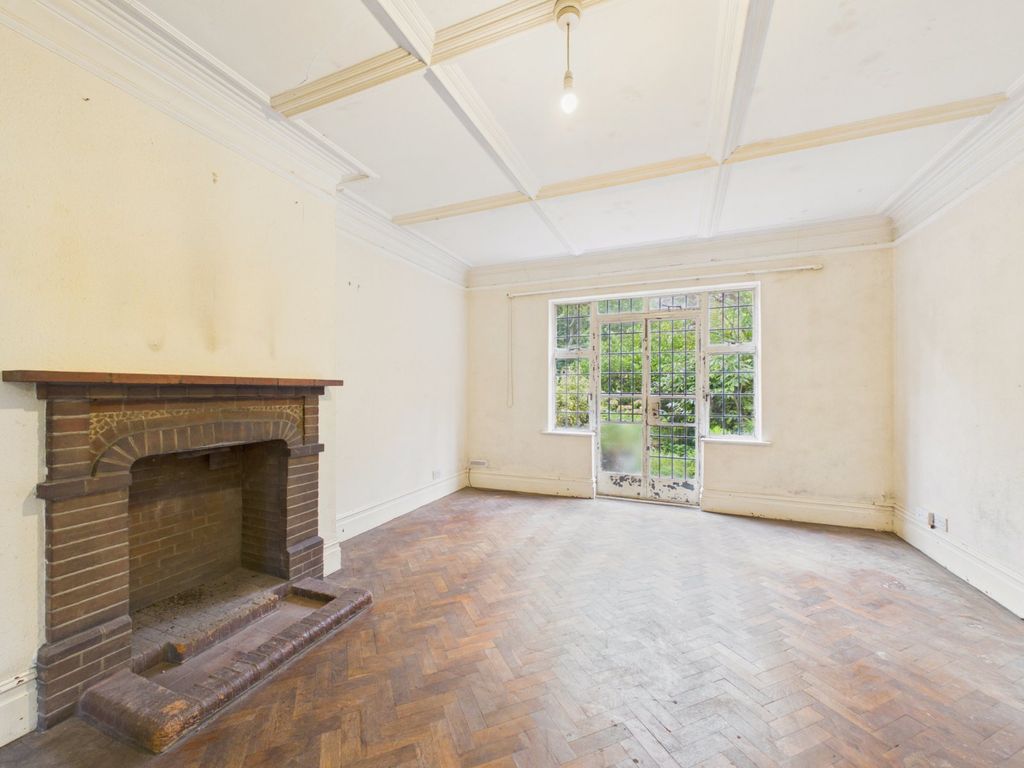 Property photo 3 of 12 Living Room