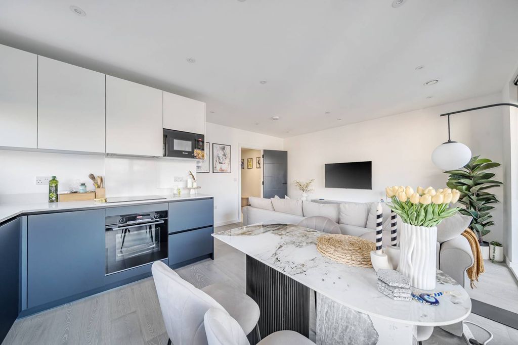 Property photo 3 of 9