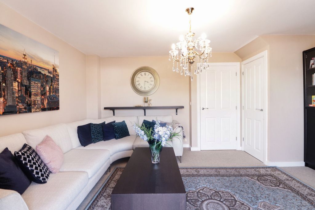 Property photo 2 of 22