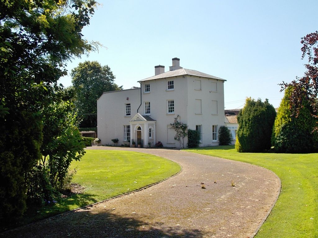 Property photo 1 of 34