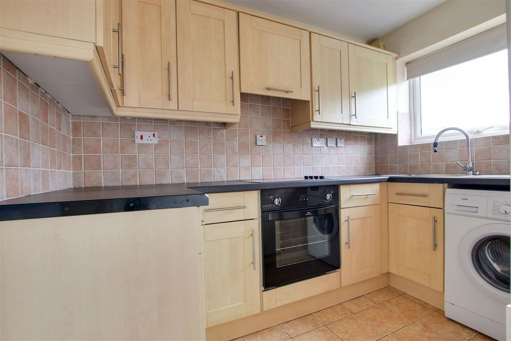 Property photo 3 of 8 Img_4051-Img_4053.Jpg