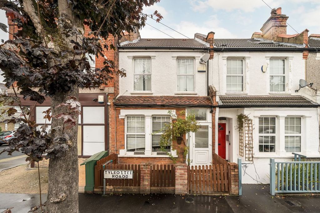 Property photo 1 of 8