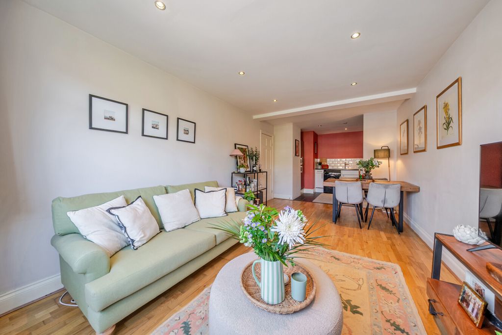 Property photo 1 of 12 1437970-10-6A1085...