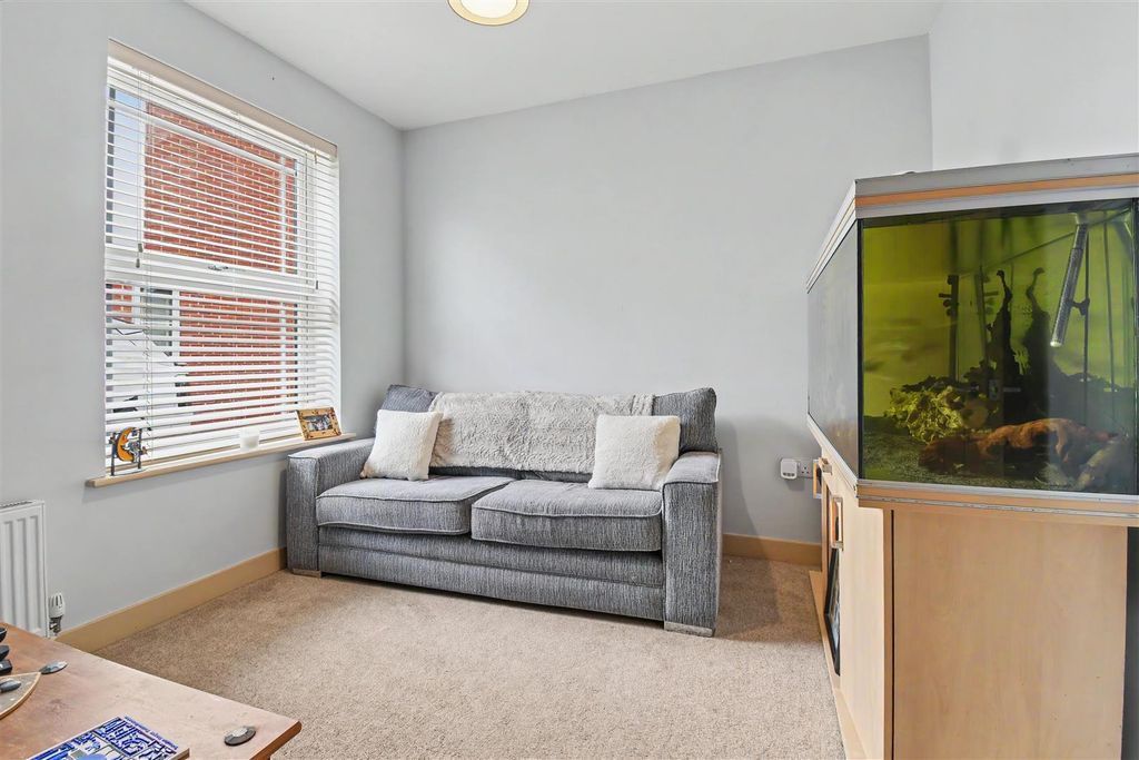 Property photo 2 of 17 Snug/Downstairs Sitting Room