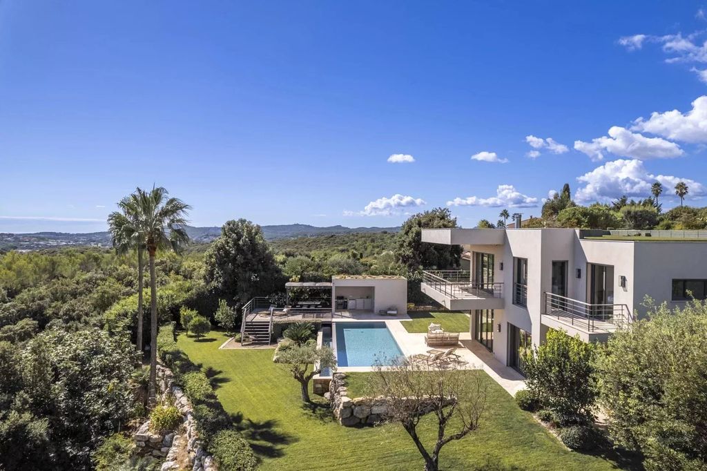 Property photo 3 of 11