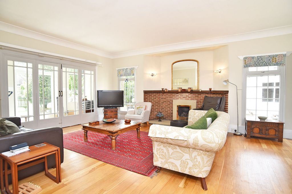 Property photo 3 of 31
