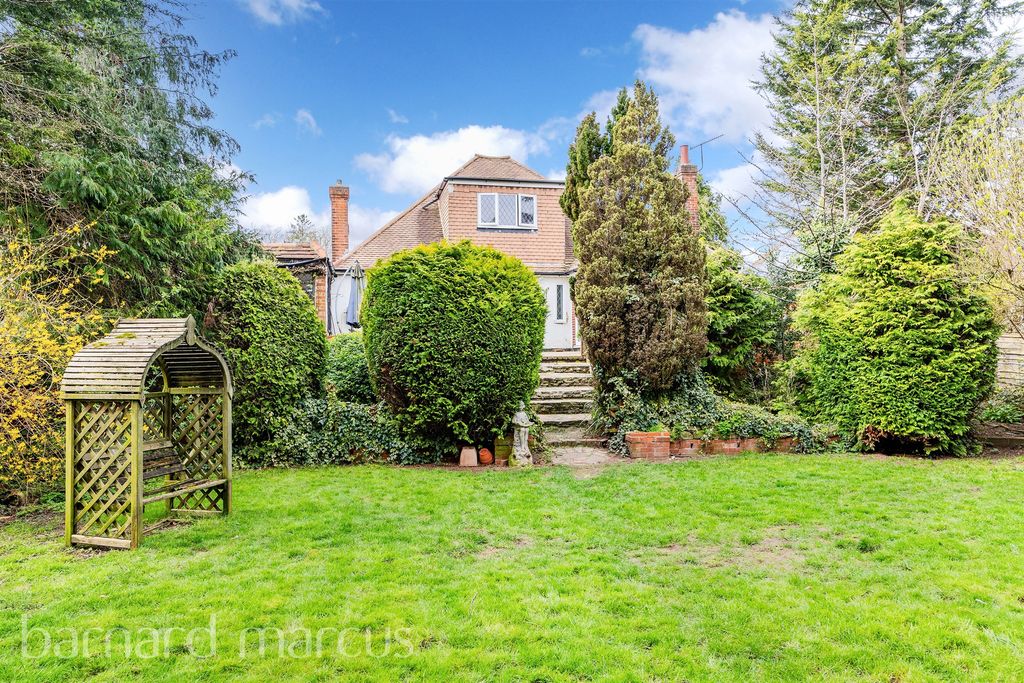 Property photo 2 of 16