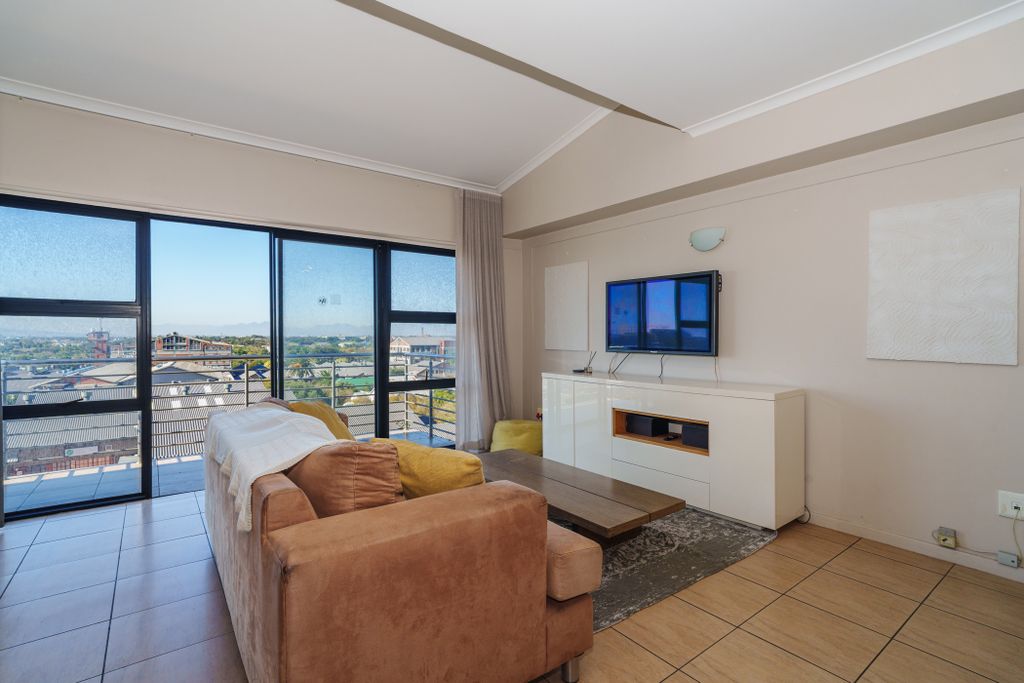 Property photo 2 of 35 Kw1702235