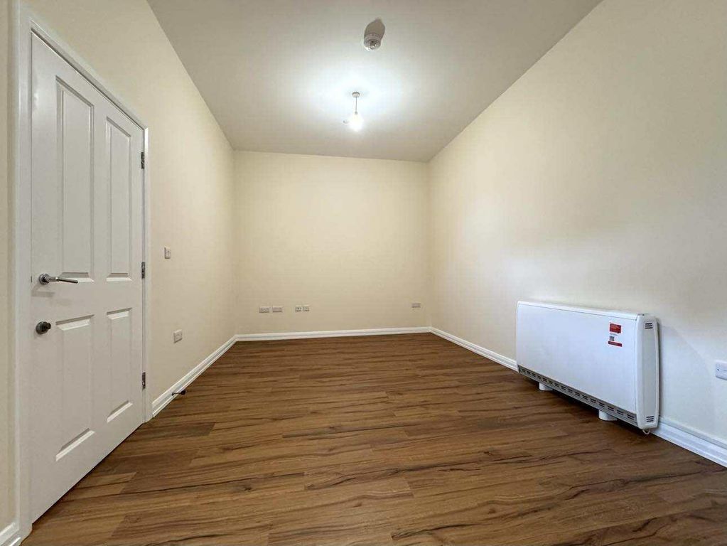 Property photo 3 of 8 Lounge.Jpg