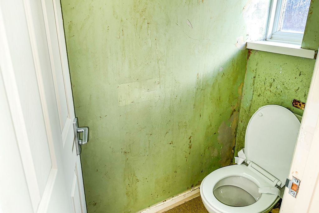 Property photo 2 of 11 11 Clement Road, Beckenham Br3 4Nt