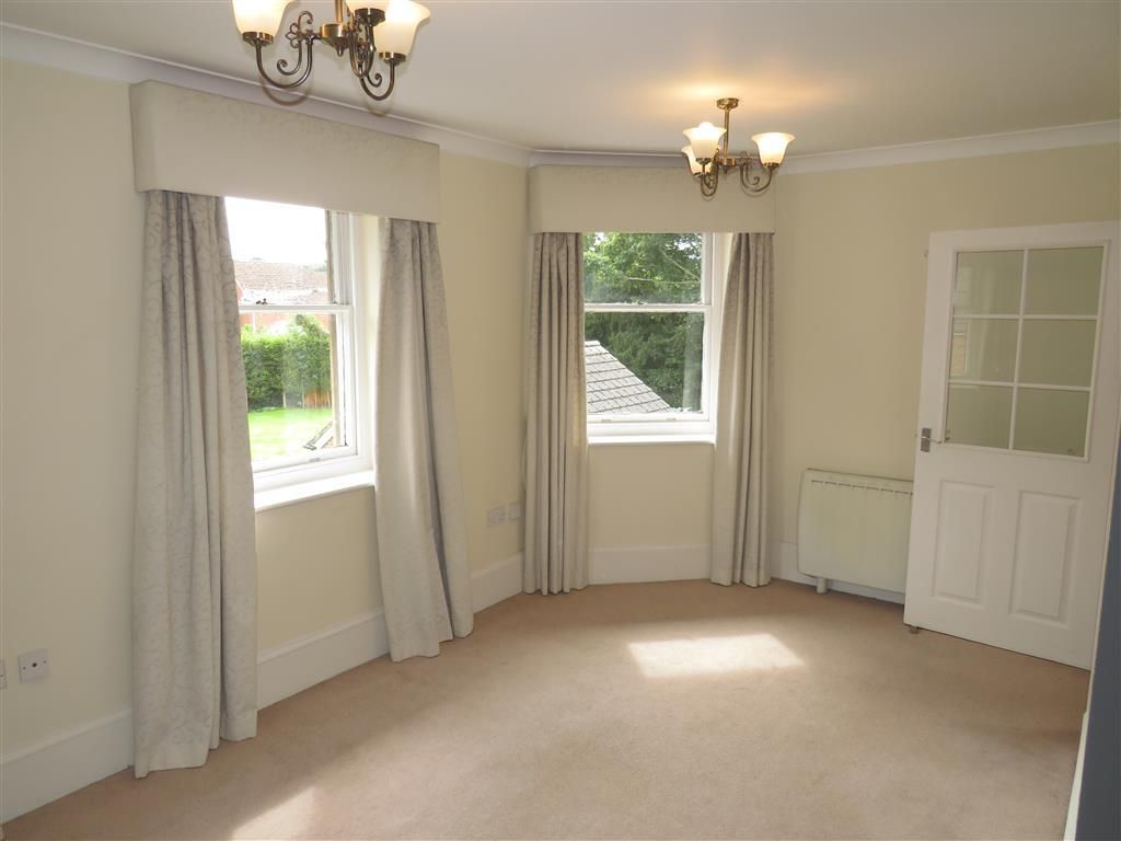 Property photo 3 of 14 Living Room