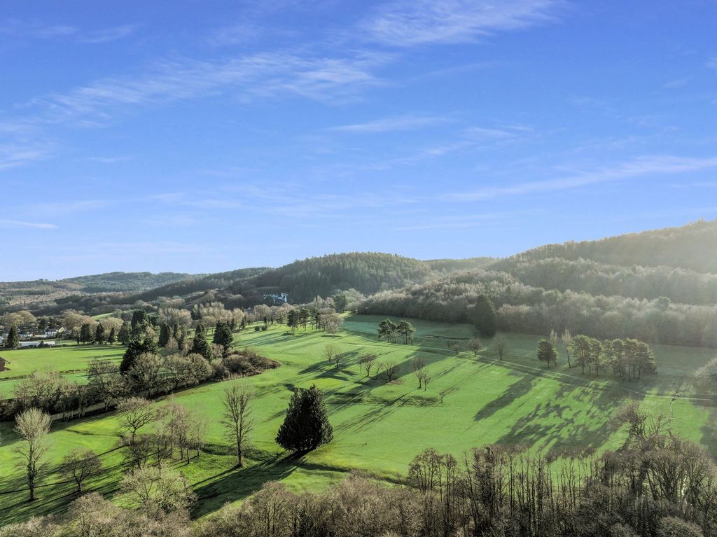 Property photo 2 of 33