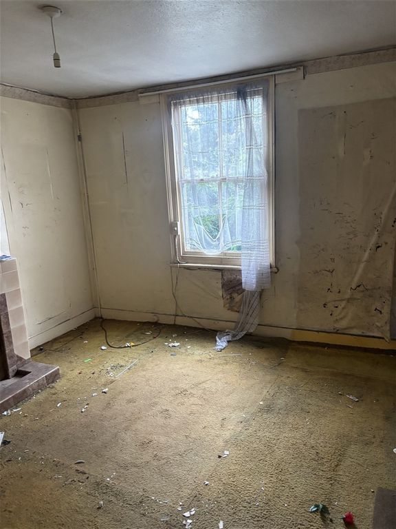 Property photo 3 of 4 Living Room New