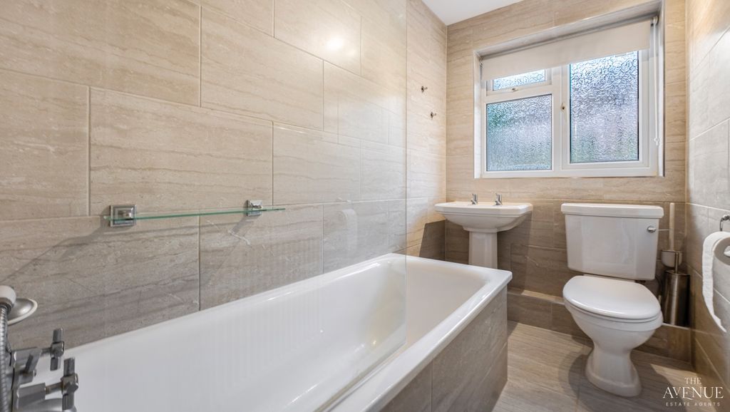 Property photo 3 of 15 4699184