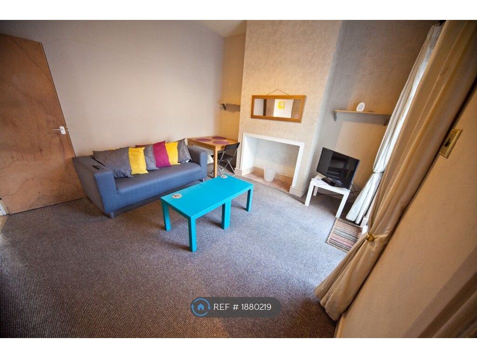 Property photo 3 of 5 Lounge