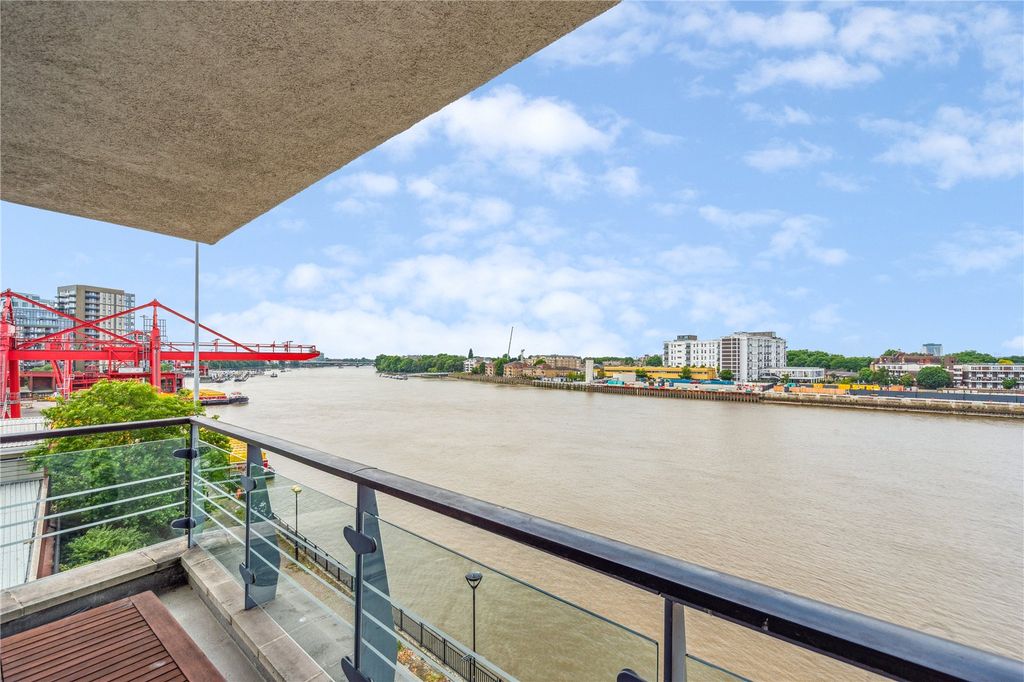 Property photo 2 of 7 River