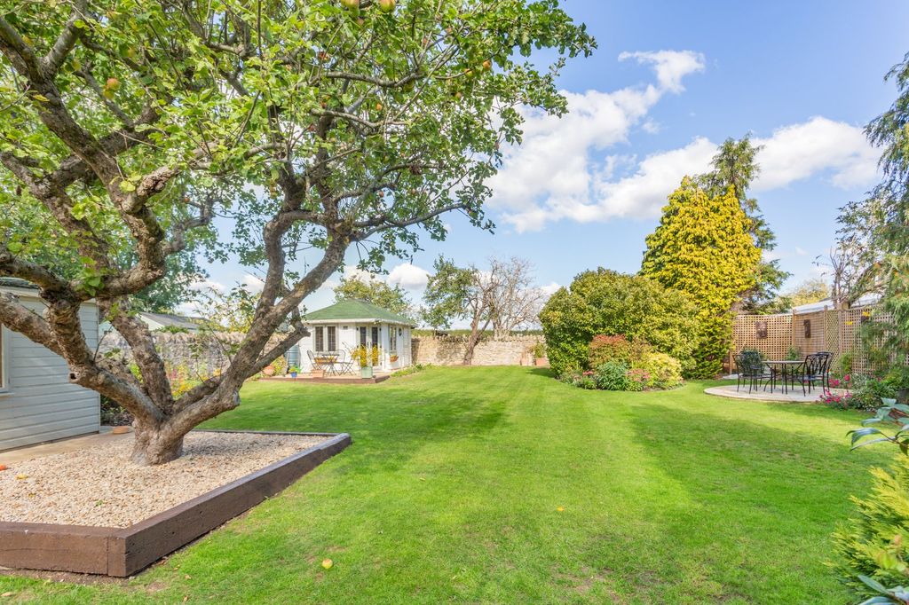 Property photo 2 of 20 Picture No. 24