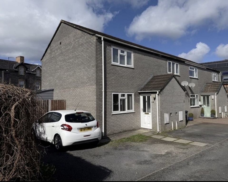 Property photo 1 of 12