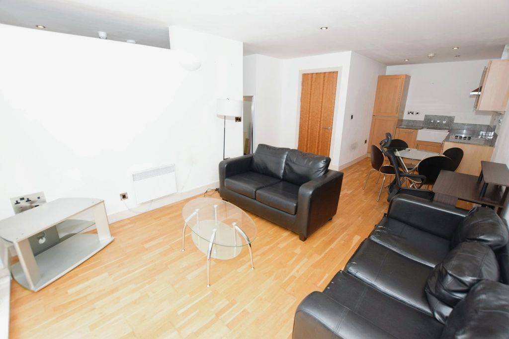 Property photo 3 of 17 Picture No. 21
