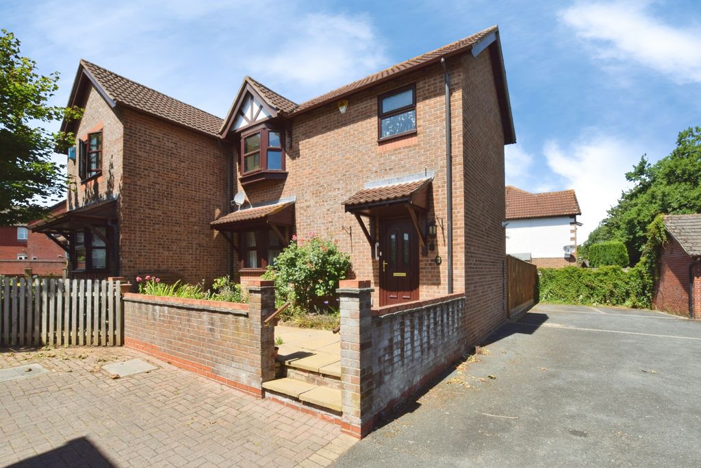 Property photo 1 of 11
