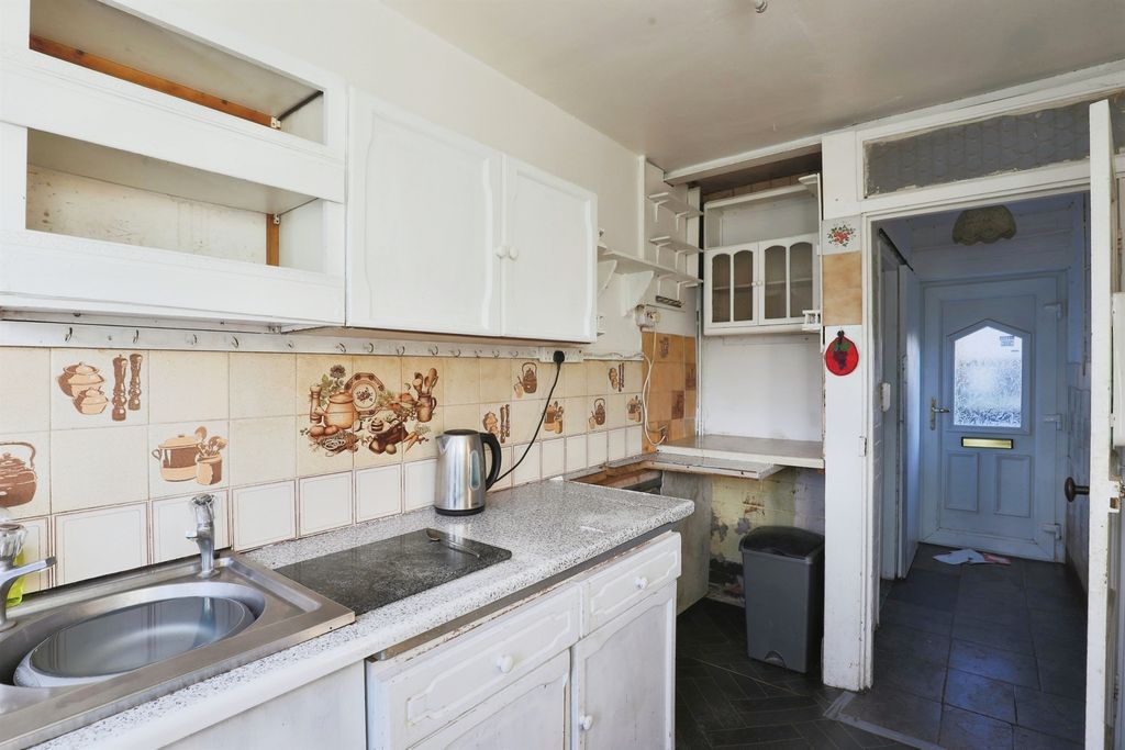 Property photo 3 of 16