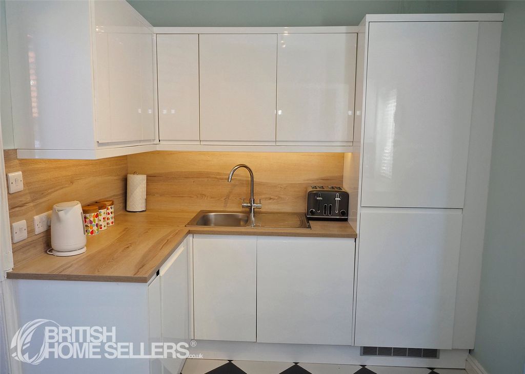 Property photo 3 of 21 Picture No. 13