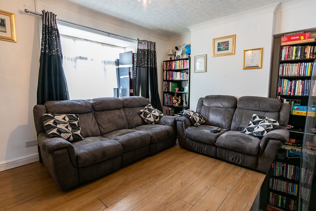 Property photo 3 of 19