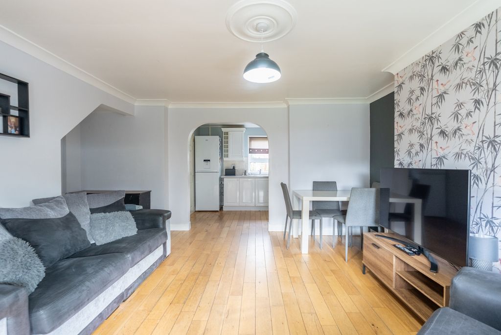 Property photo 3 of 24 Gallery