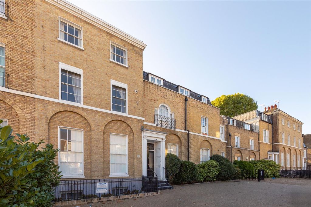 Property photo 1 of 19 Bruce Grove, N17