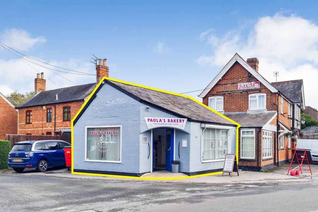 Property photo 1 of 18 12 West Street, Steeple Claydon, Buckingham Mk18 2Nt