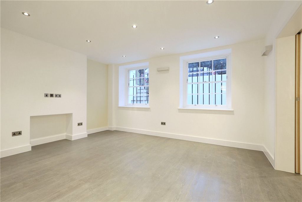 Property photo 3 of 7 Picture No. 08