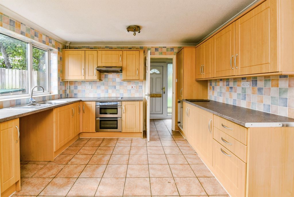 Property photo 3 of 15