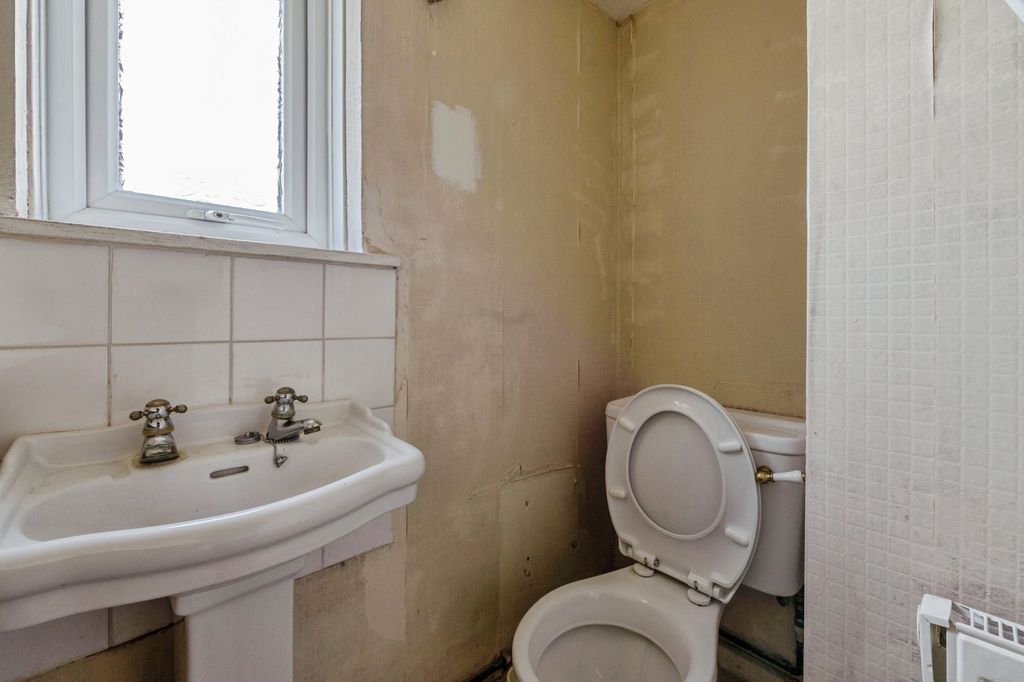 Property photo 2 of 15 Pbox-Img.Jpg