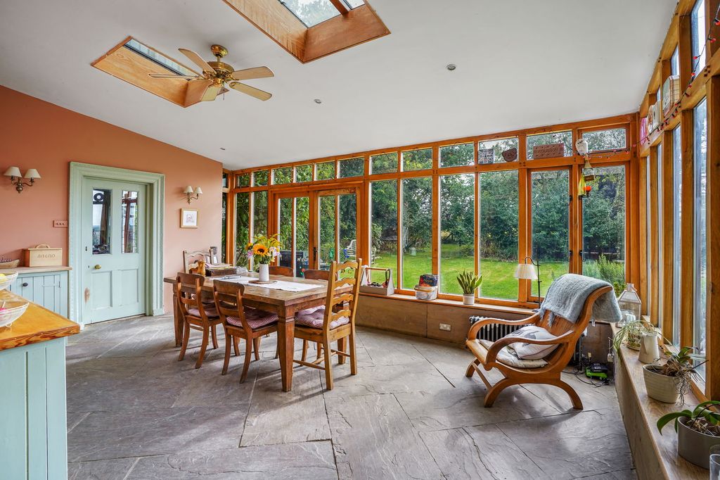 Property photo 2 of 26