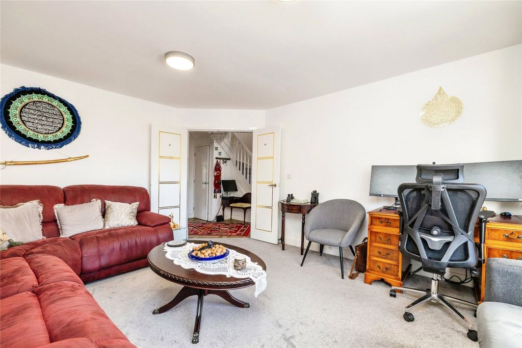 Property photo 3 of 17 Photography