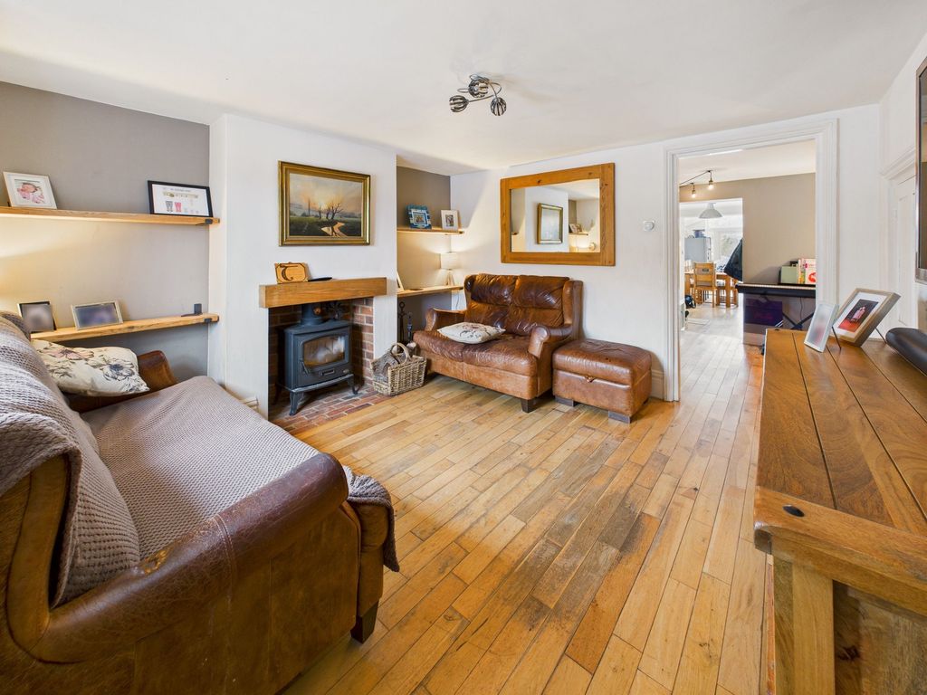 Property photo 3 of 21 Snug