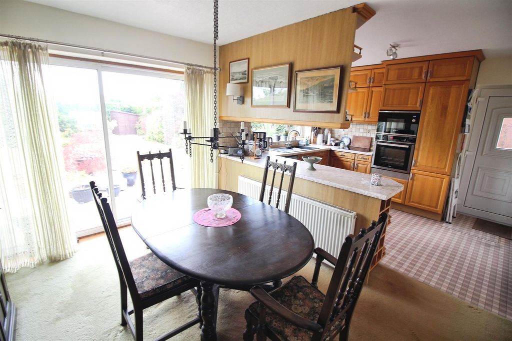 Property photo 3 of 17 Kitchen/Diner