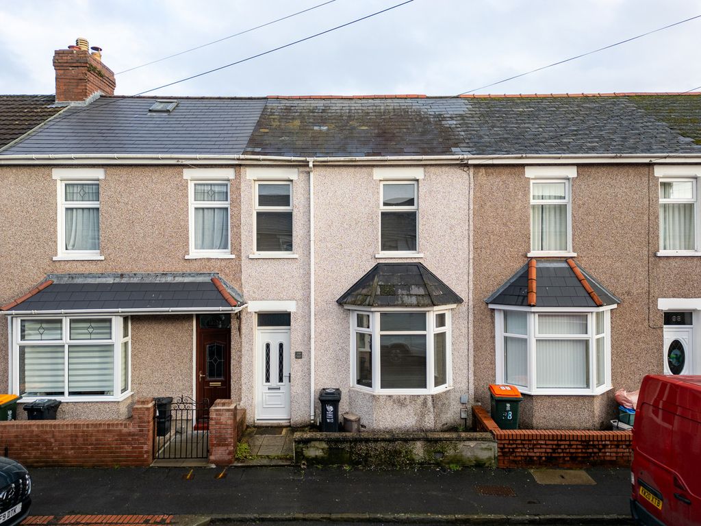 Property photo 1 of 18