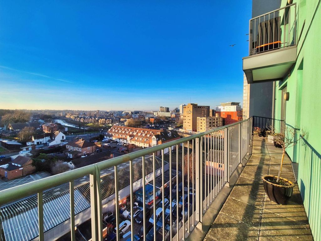 Property photo 2 of 18