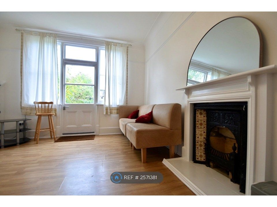 Property photo 3 of 27