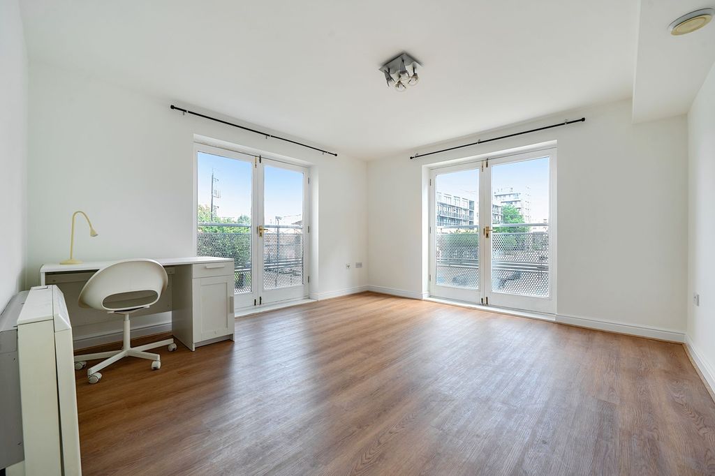 Property photo 2 of 9