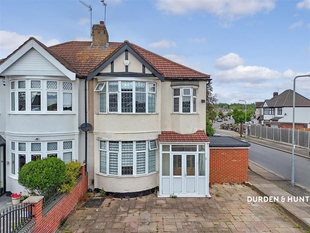 Property photo 1 of 13 Chalgrove Crescent