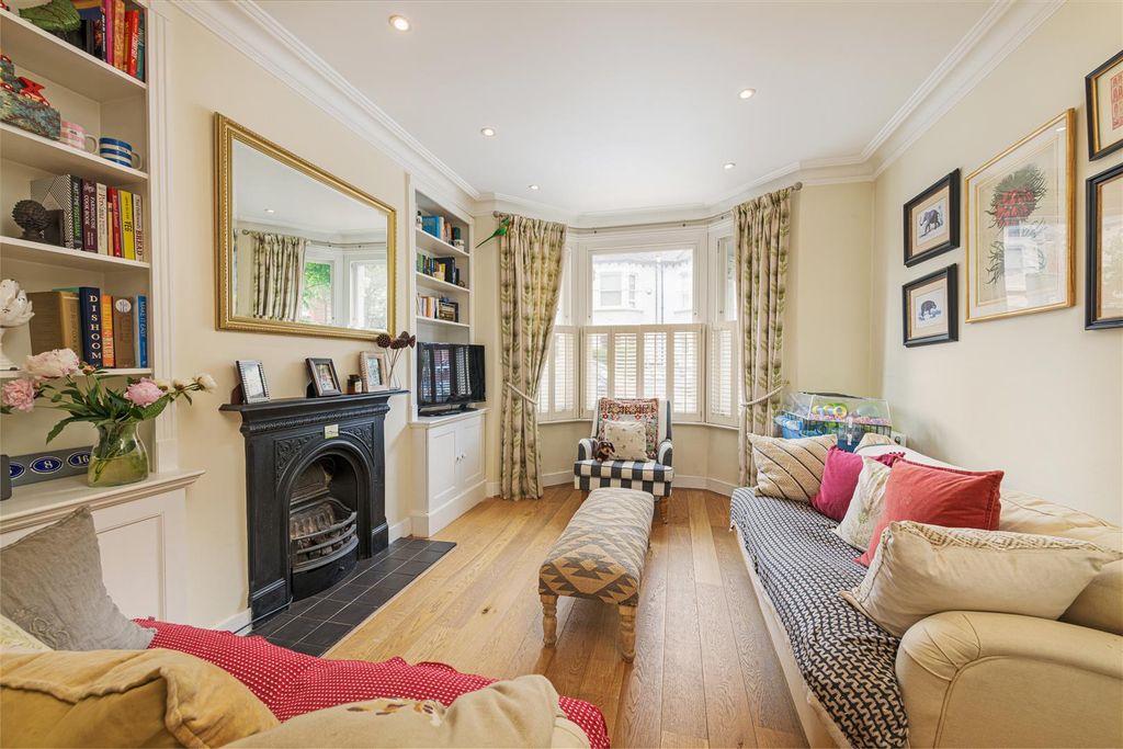 Property photo 2 of 17 42 Rotherwood Rd Rec 1.Jpg